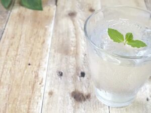身体の「水」を知ってうるおいを～水の役割を知って上手に水分補給していきましょう。～【吉田管理栄養士】