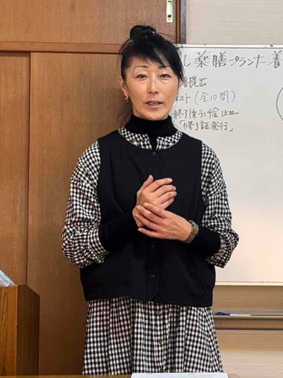 石田 康恵